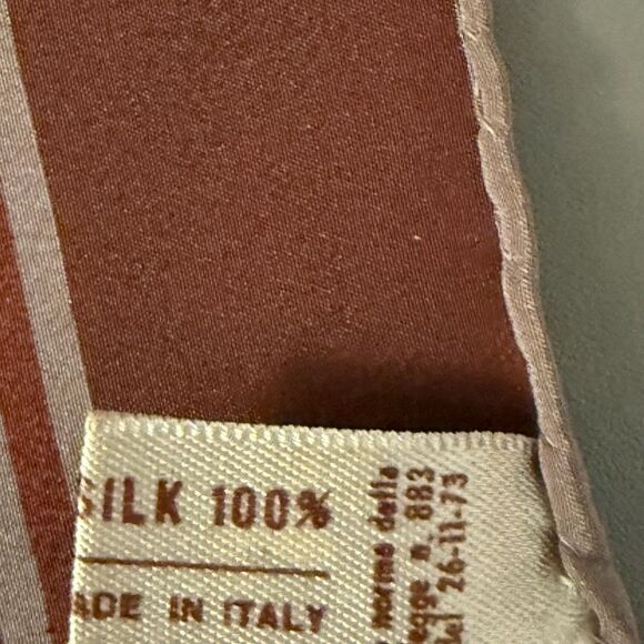 Vintage Authentic Large Gucci Silk Scarf in Burgundy & Brown Interlocking G’s. - Picture 8 of 8